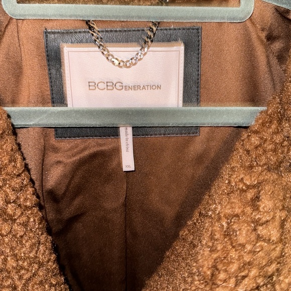 BCBG double breasted long faux fur coat.  XXL. Very comfy & stylish! Brown. - Picture 2 of 6